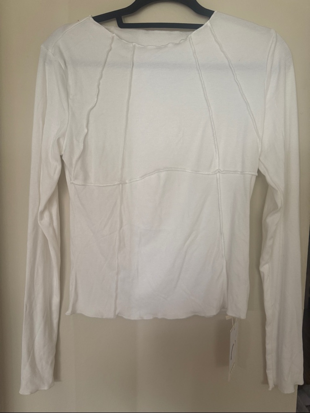 Commense White Long Sleeve Raw-Seam Knit Top